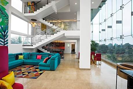 White Escape Sky Villa 