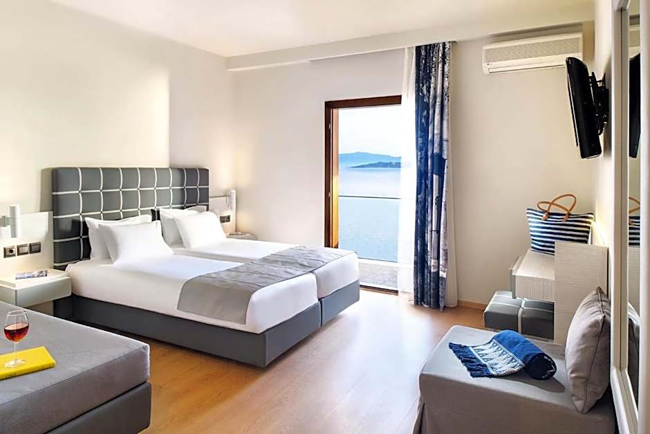 Akrathos Beach Hotel