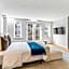 Luxe Studio with Charming Juliet Balcony