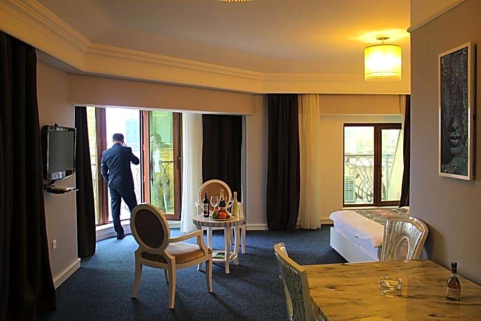 Amber Hotel
