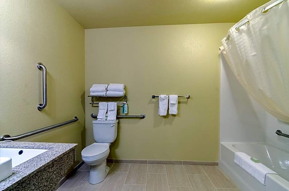 Cobblestone Inn & Suites - Oberlin