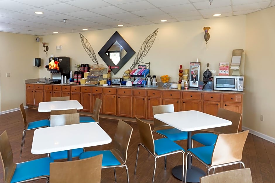 Days Inn by Wyndham Biloxi Beach
