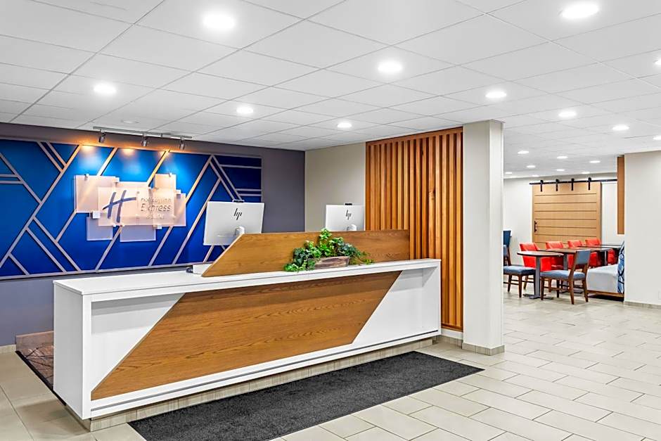 Holiday Inn Express Hotel & Suites Charleston-Southridge By IHG