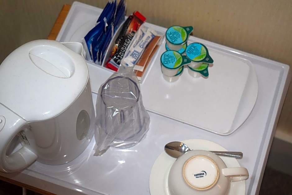 Cheers Cafe Bar & Tavern