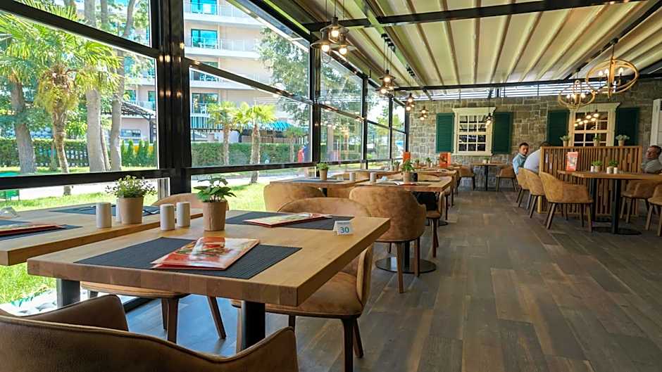 DIT Evrika Beach Club Hotel - All Inclusive