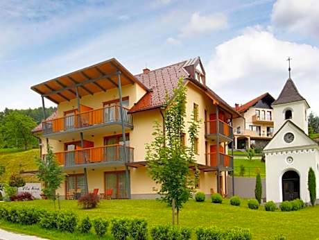 Double Room with Private External Bathroom - Attic