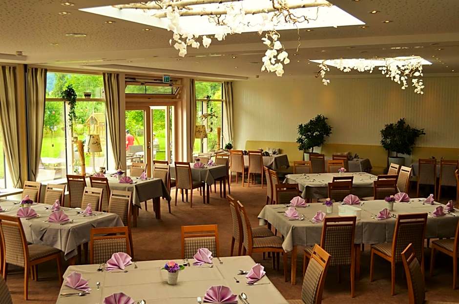 Hotel & Restaurant Kronenhof am Weser-Radweg