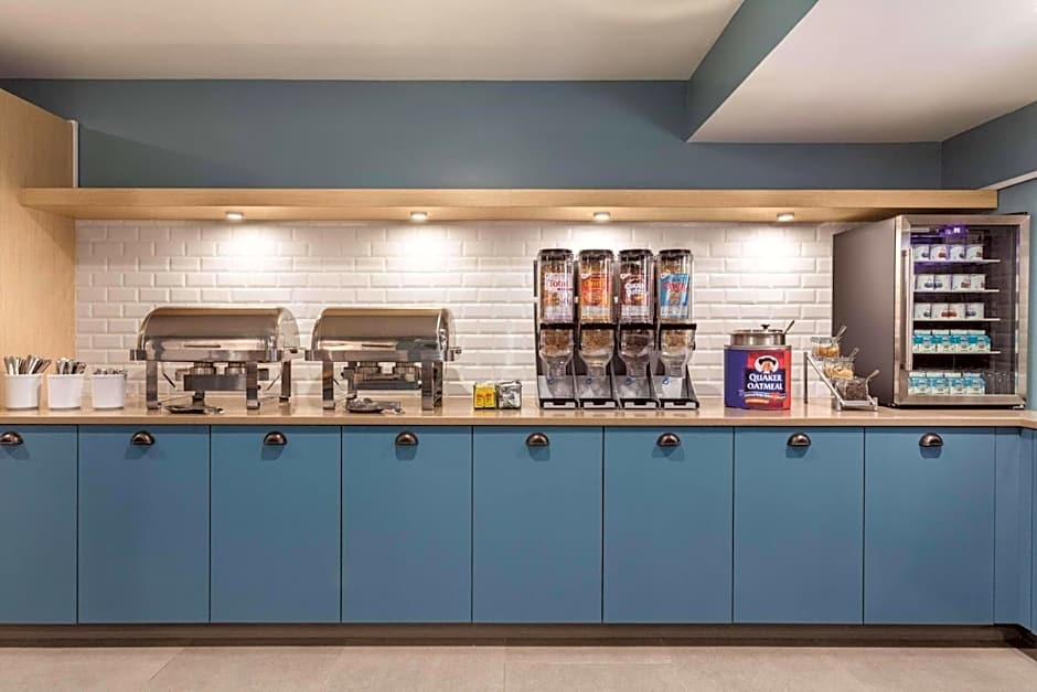 Country Inn & Suites by Radisson, Erie, PA