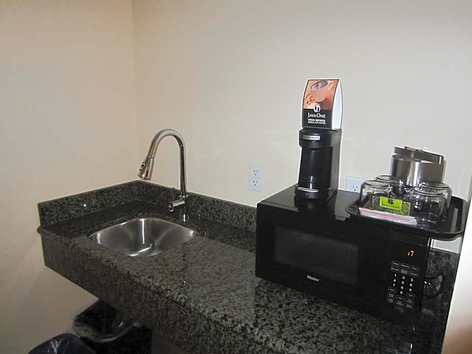 PB Surf Beachside Inn