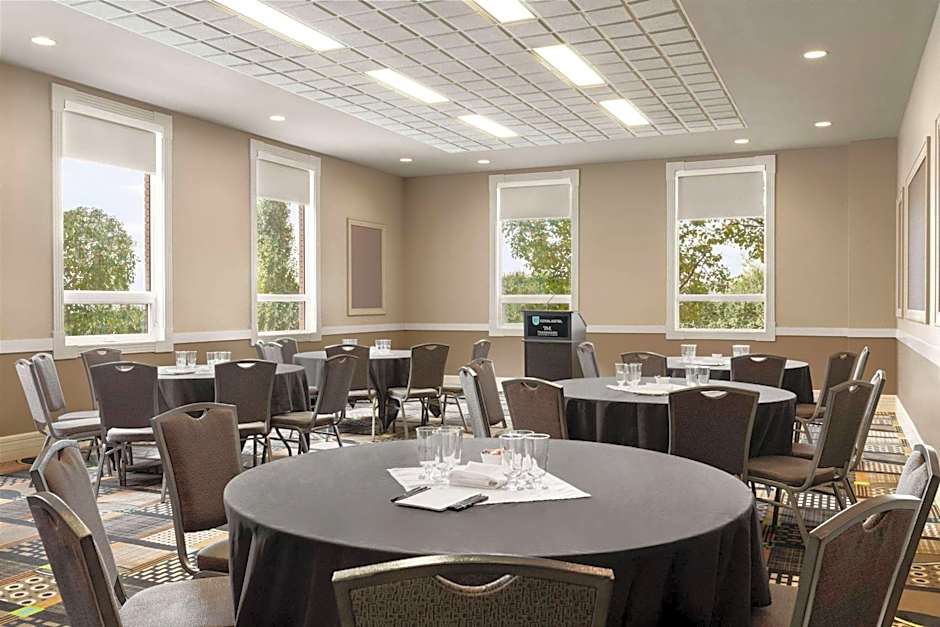 Royal Hotel Calgary, Trademark Collection by Wyndham