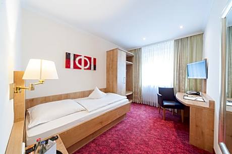 Classic Single Room