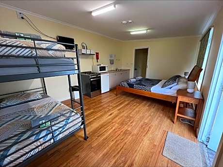 Bungalow with Garden View