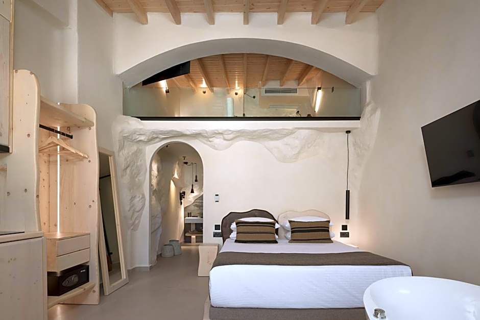 Manili Boutique Suites & Villas