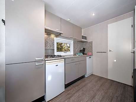 Comfy chalet with dishwasher, 500 m from the beach