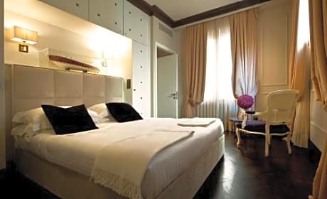King Suite with Spa Bath