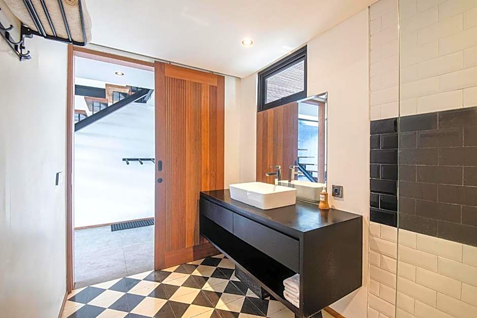 New Duplex apartment 200m to Beach Canggu