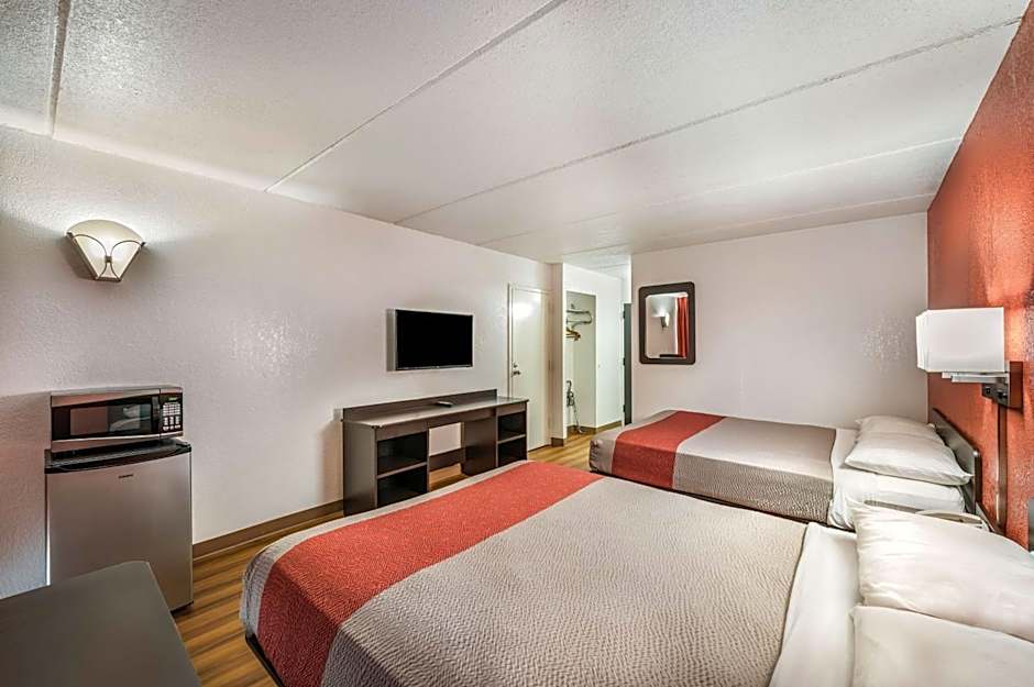 Motel 6 Henderson, Tx