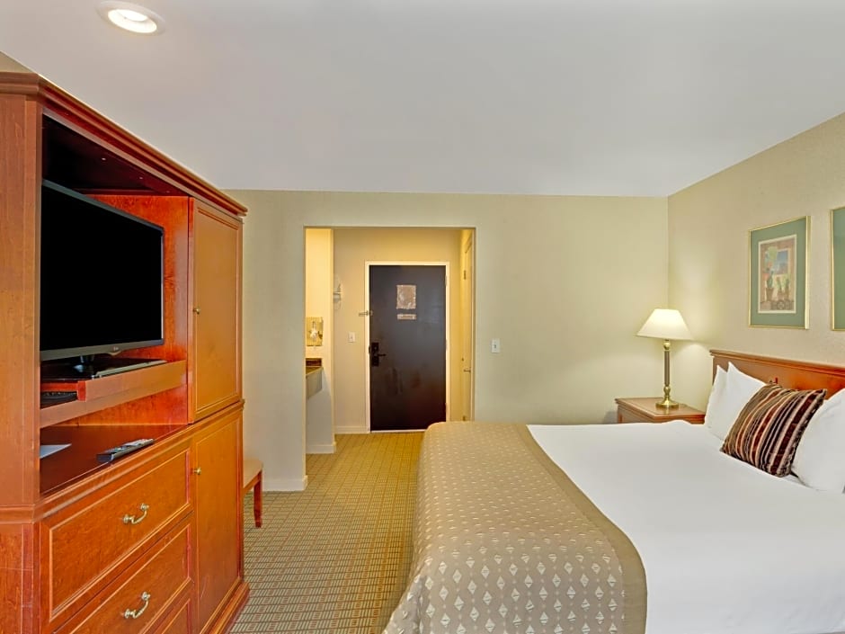 Ramada by Wyndham Draper