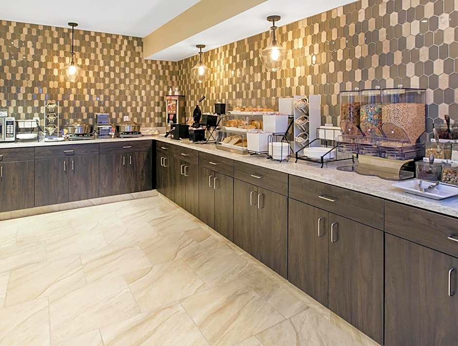 Country Inn & Suites by Radisson, Grandville-Grand Rapids West, MI