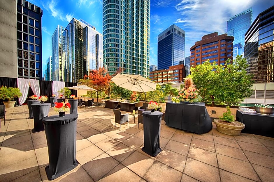 Pinnacle Hotel Harbourfront