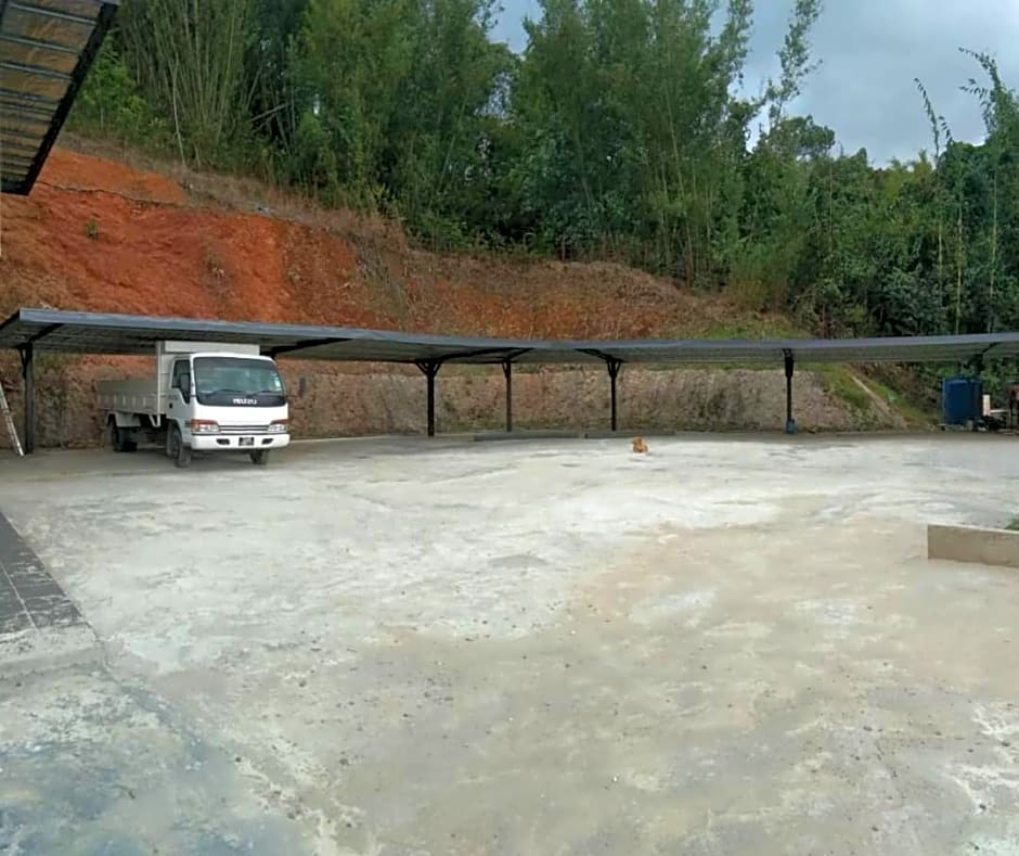 Leely Garden Valley Lodge Tambunan