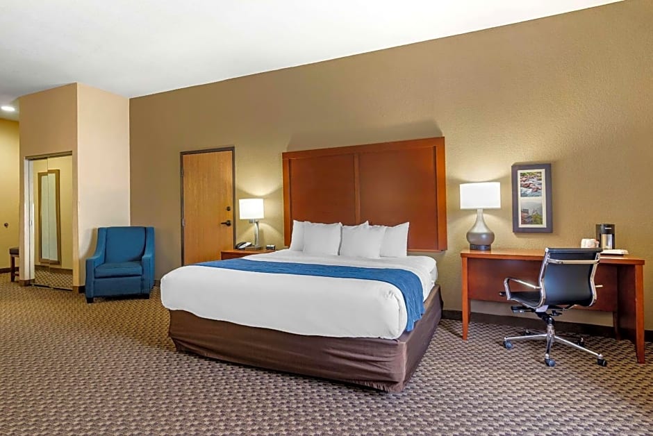Comfort Inn & Suites Blue Ridge