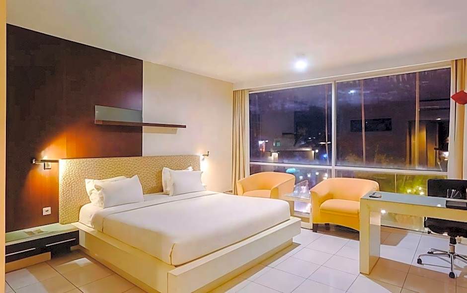 Royal Hotel N' Lounge