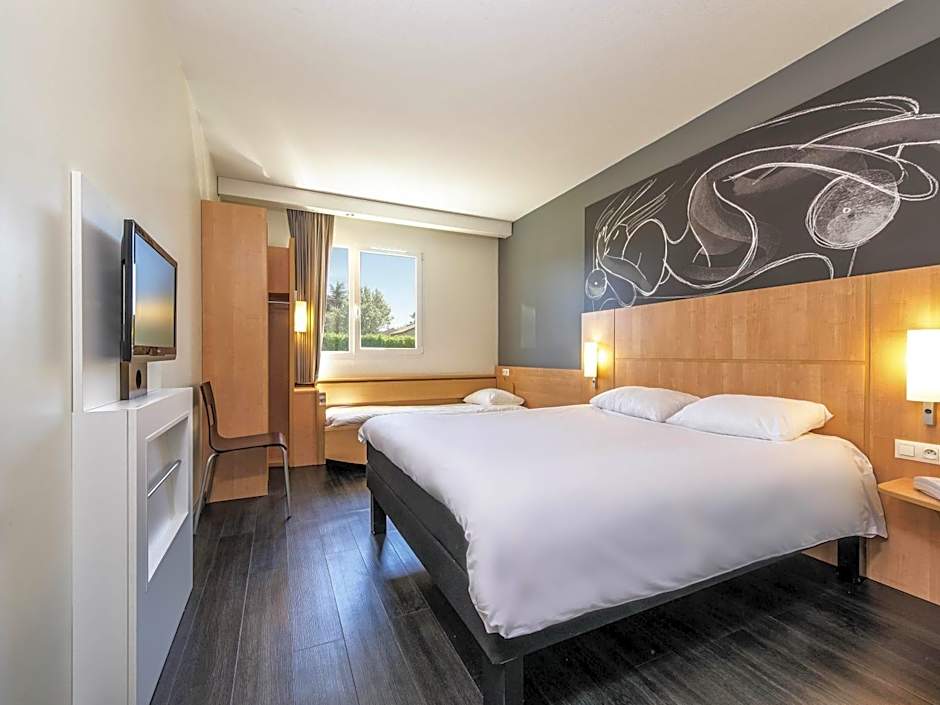 ibis Issoire