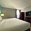 Clarion Inn And Suites Grand Rapids