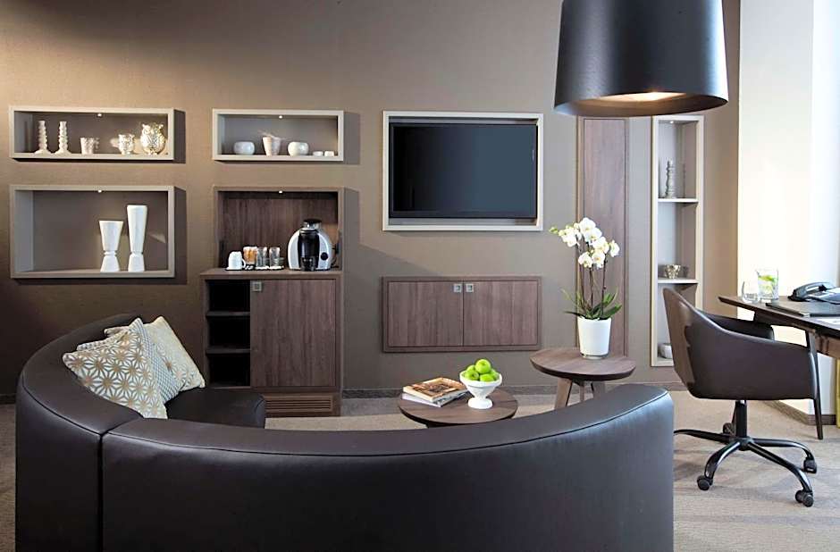 Lindner Hotel Cologne City Plaza, part of JdV by Hyatt