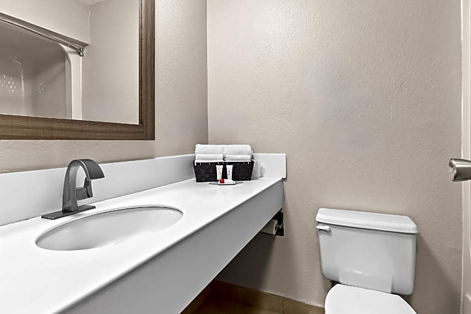 Red Lion Inn & Suites Pontoon Beach