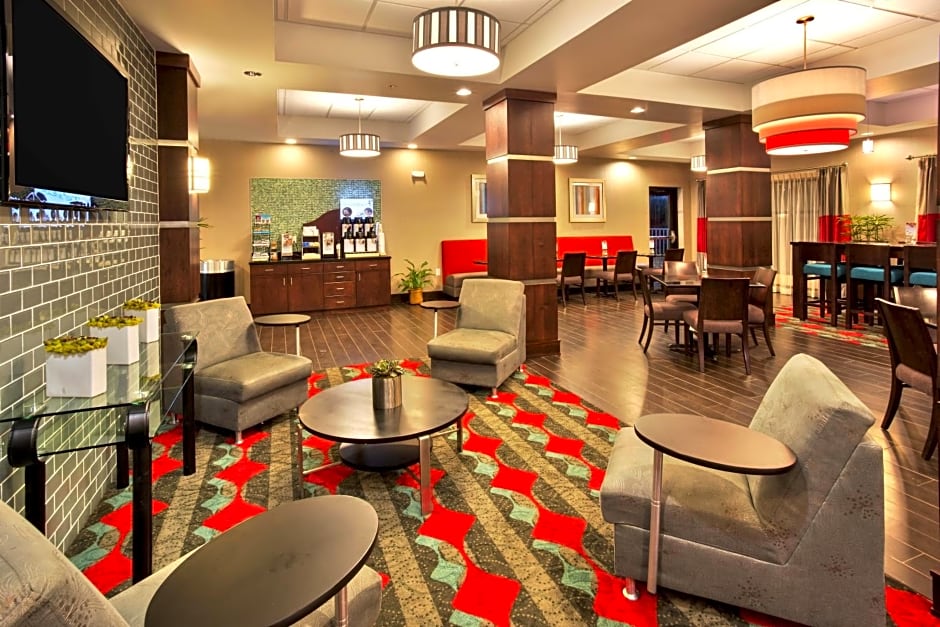 Holiday Inn Express & Suites Oak Ridge