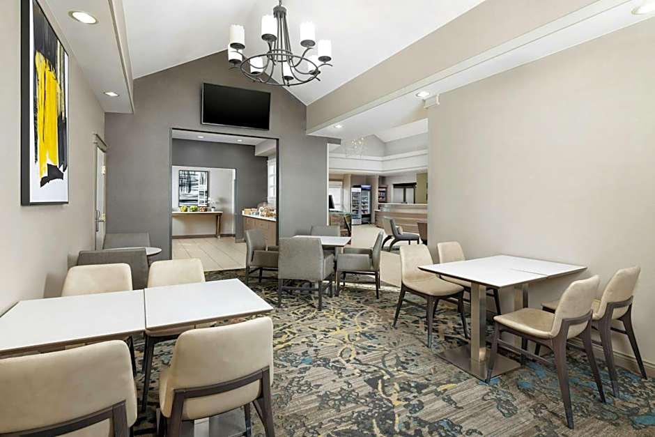 Residence Inn by Marriott Des Moines West at Jordan Creek Town Center