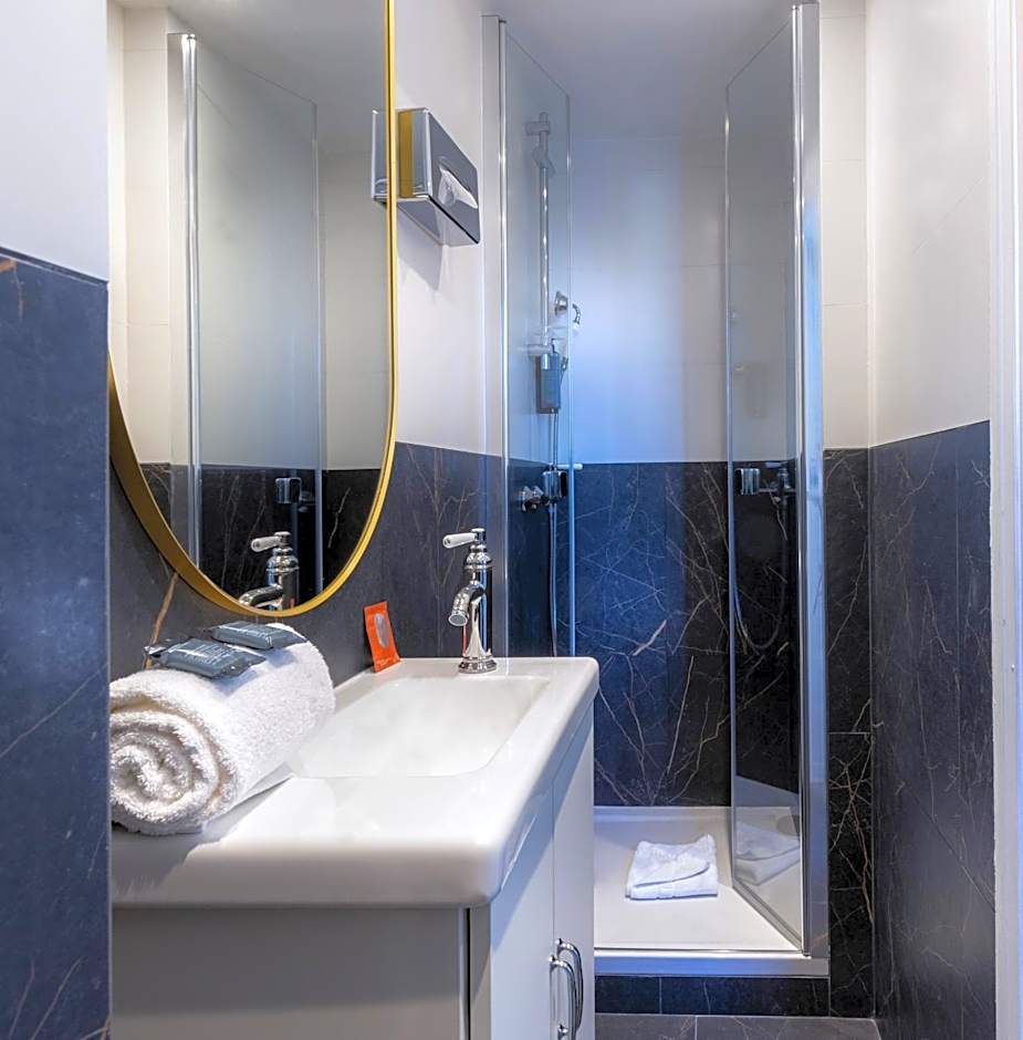 Dauphine Saint Germain