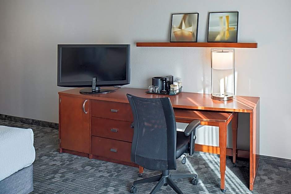 Courtyard by Marriott Cincinnati Blue Ash