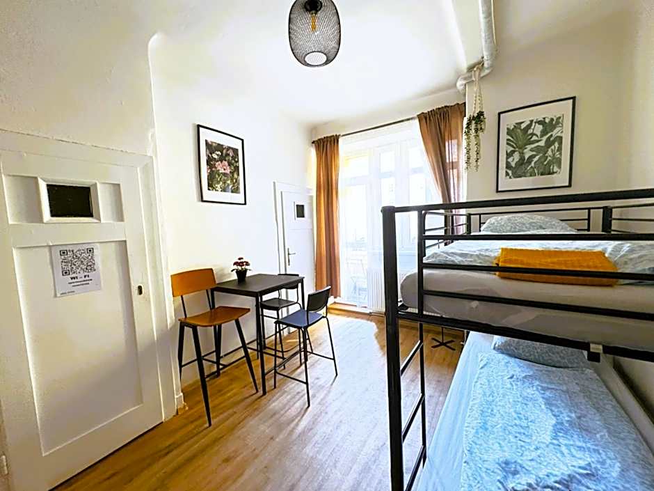 Black Style ROOMS Moravske namesti