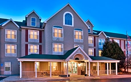 Country Inn & Suites by Radisson, Birch Run-Frankenmuth, MI