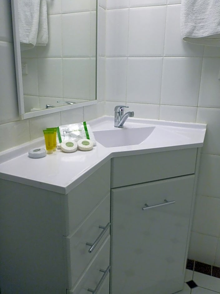 Ensenada Motor Inn and Suites