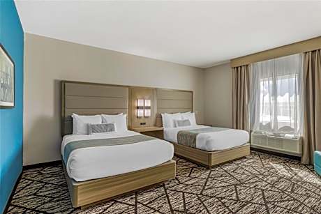 Queen Room with Two Queen Beds and Mobility Accessible Bathtub