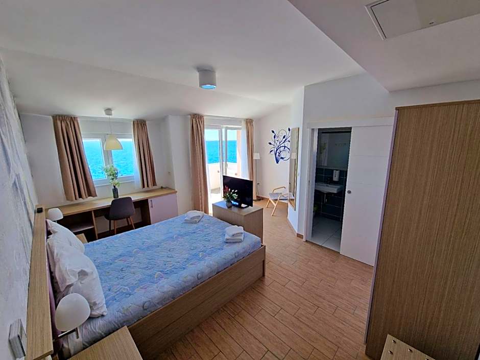 Sea View, Balcony — 11 fotoğraftan 1. fotoğraf