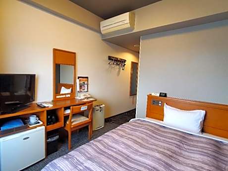 Semi Double Room - Non-Smoking