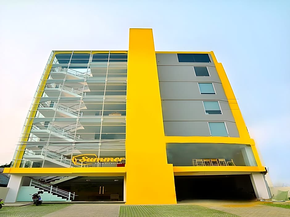 Summer Bed And Breakfast Hotel