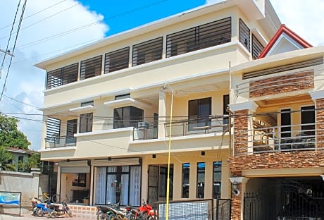 RedDoorz @ LS Suites Poblacion Culasi Antique