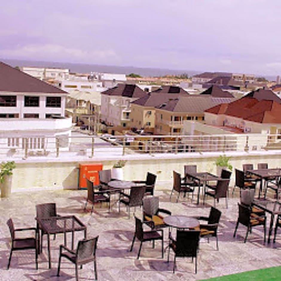 Time Oak Hotel and Suites Royale