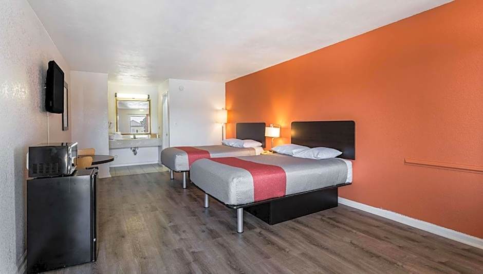 Motel 6-Portsmouth, VA