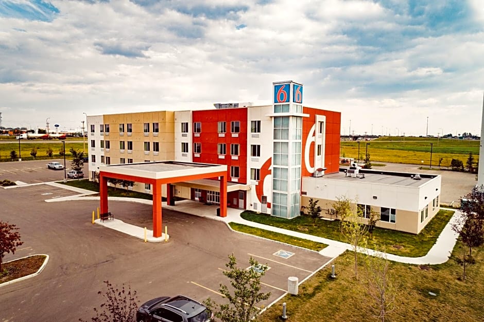 Motel 6 Airdrie