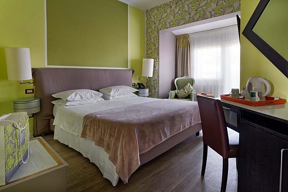 De La Pace- Sure Hotel Collection by Best Western