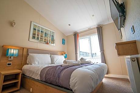 8 berth Lodge with Roof Terrace - No Pets