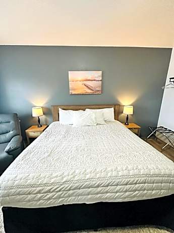 Queen Room with Spa Bath