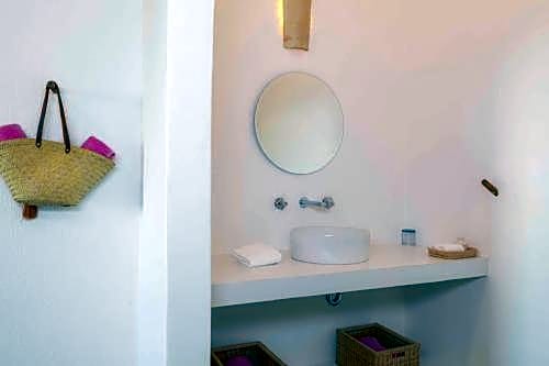 Punta Blanca Beachfront Suites